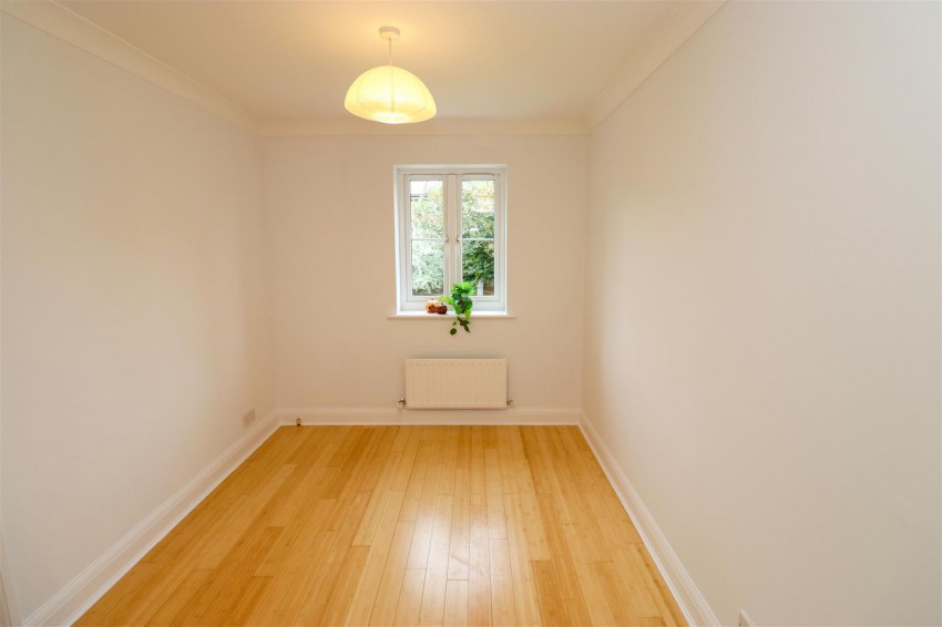 Images for Hunnels Close, Church Crookham, Fleet