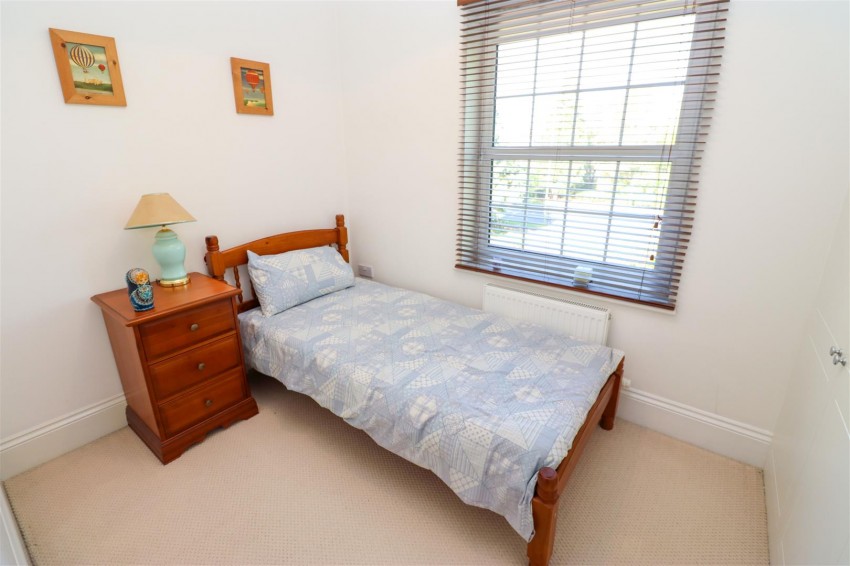 Images for Crowdale Drive, Fleet