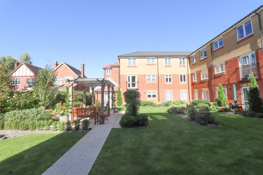 Images for Victoria Road, Farnborough