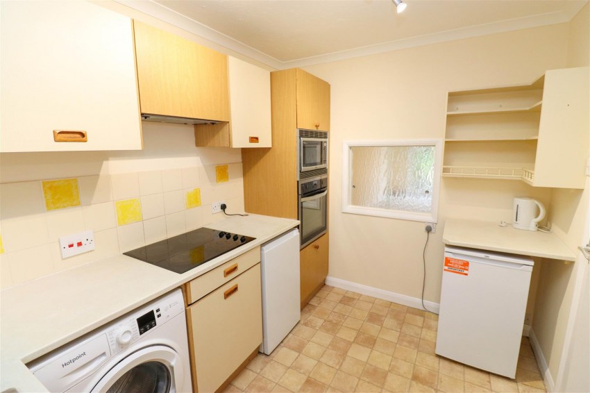 Images for Ravelin Close, Crondall, Farnham