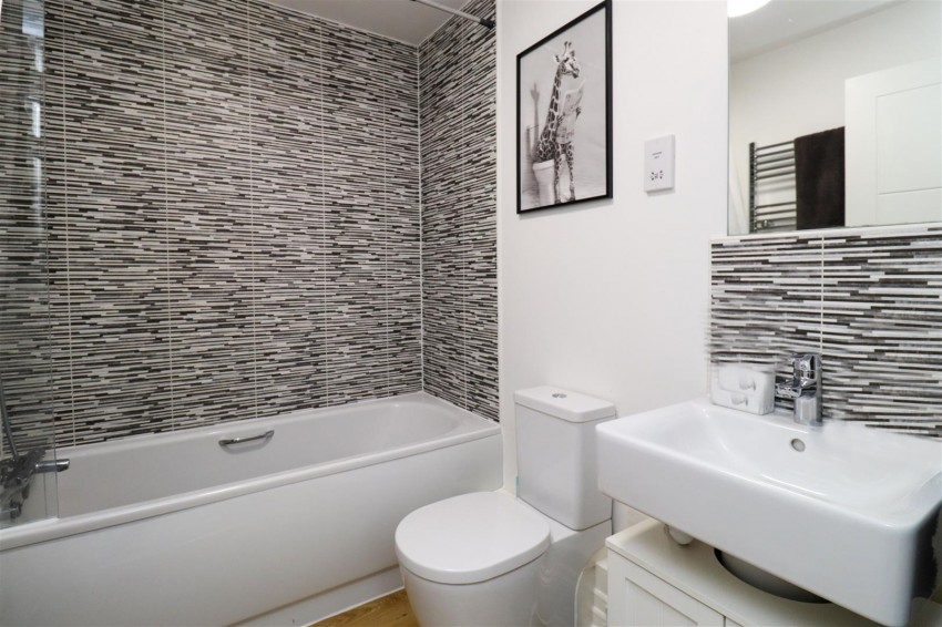 Images for Ewshot Gardens, Ewshot, Farnham