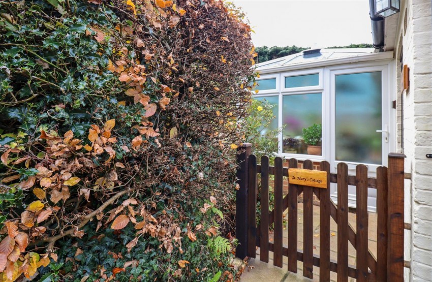 Images for School Lane, Ewshot, Farnham