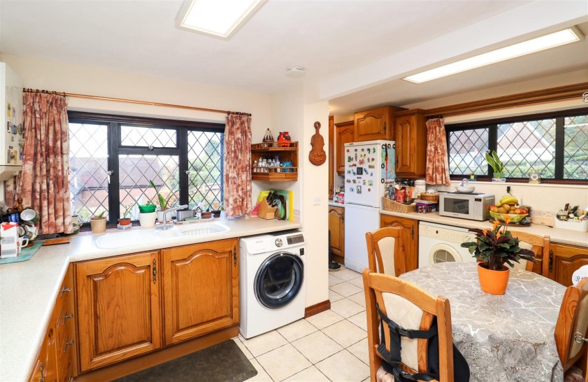 Images for School Lane, Ewshot, Farnham