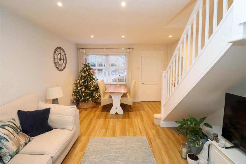 Images for Hop Garden, Church Crookham, Fleet