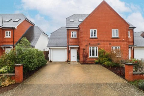 View Full Details for Royston Drive, Ewshot, Farnham