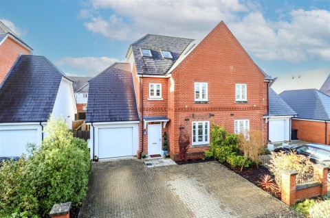 View Full Details for Royston Drive, Ewshot, Farnham