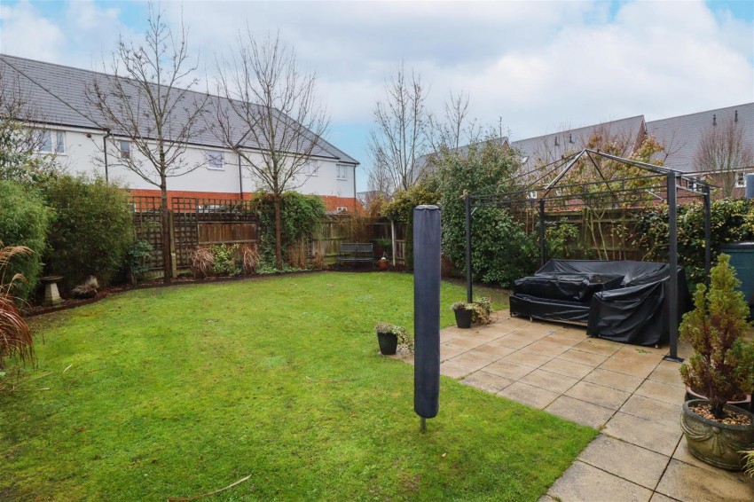 Images for Royston Drive, Ewshot, Farnham