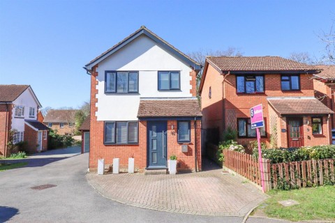 View Full Details for Hunnels Close, Church Crookham, Fleet