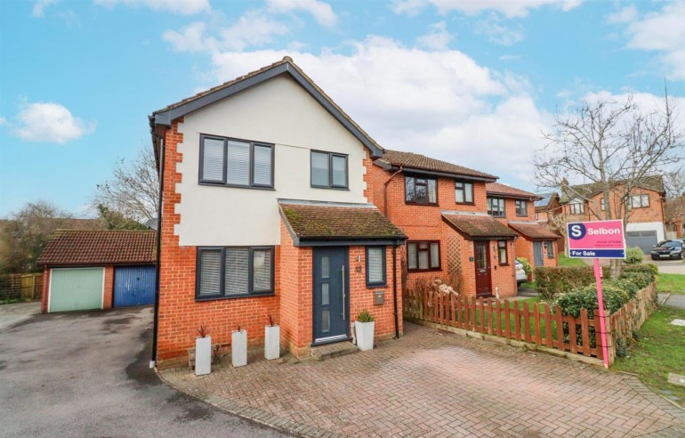 Hunnels Close, Church Crookham, Fleet