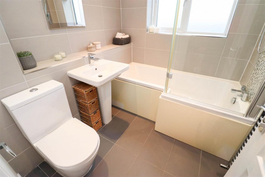 Images for Hunnels Close, Church Crookham, Fleet