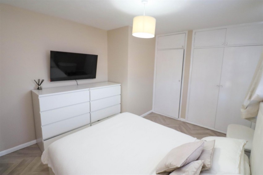 Images for Fallowfield, Yateley