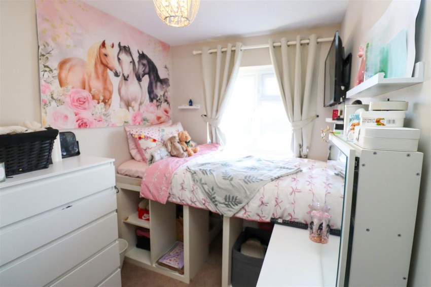 Images for Fallowfield, Yateley