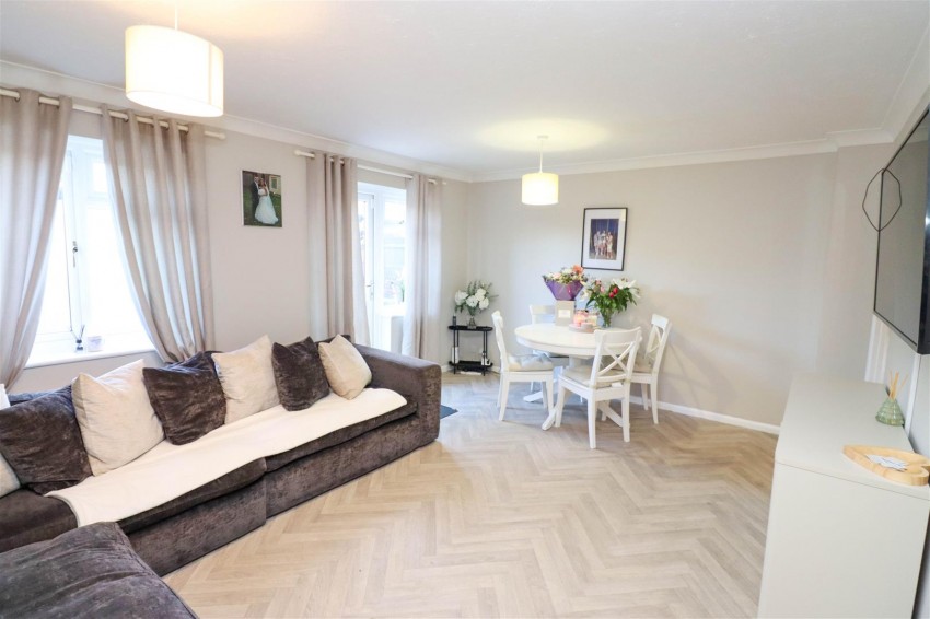 Images for Fallowfield, Yateley