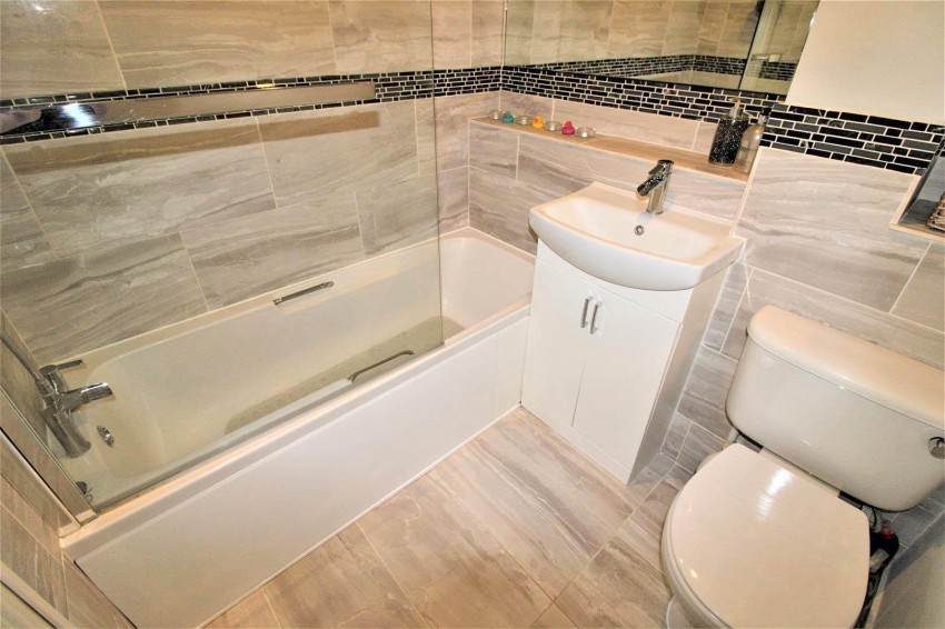 Images for Nether Vell-Mead, Church Crookham, Fleet