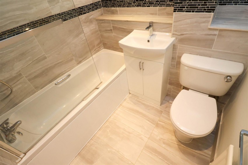 Images for Nether Vell-Mead, Church Crookham, Fleet