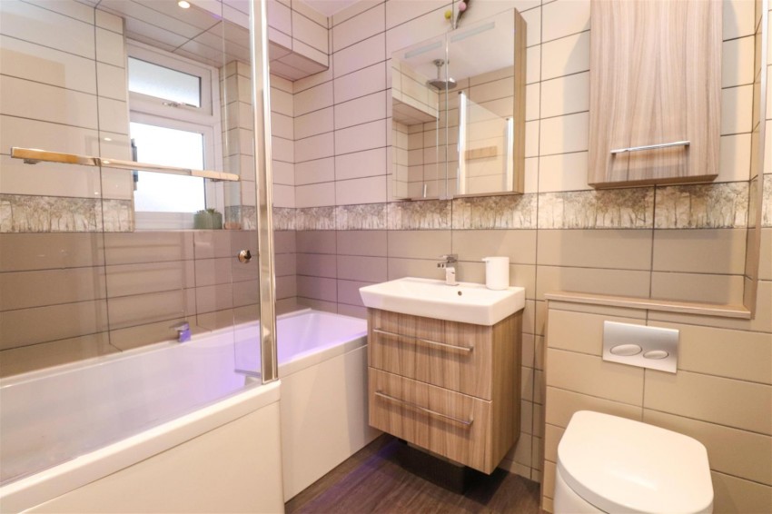 Images for Earlsbourne, Church Crookham, Fleet