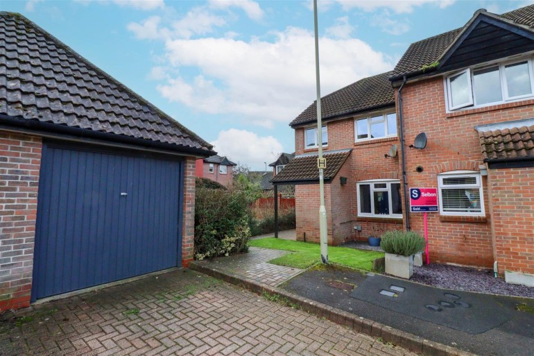 House Plat Court, Church Crookham, Fleet