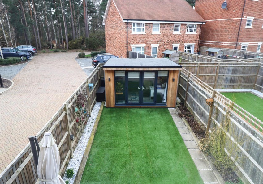 Images for Red Cedar Avenue, Fleet