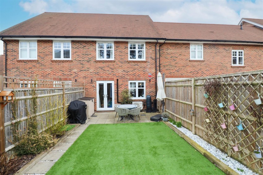 Images for Red Cedar Avenue, Fleet