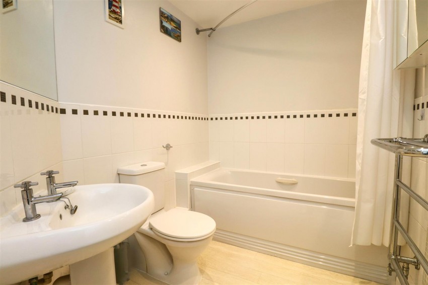 Images for King Henry Road, Fleet