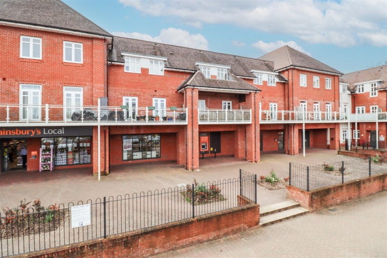 Jubilee Drive, Church Crookham, Fleet