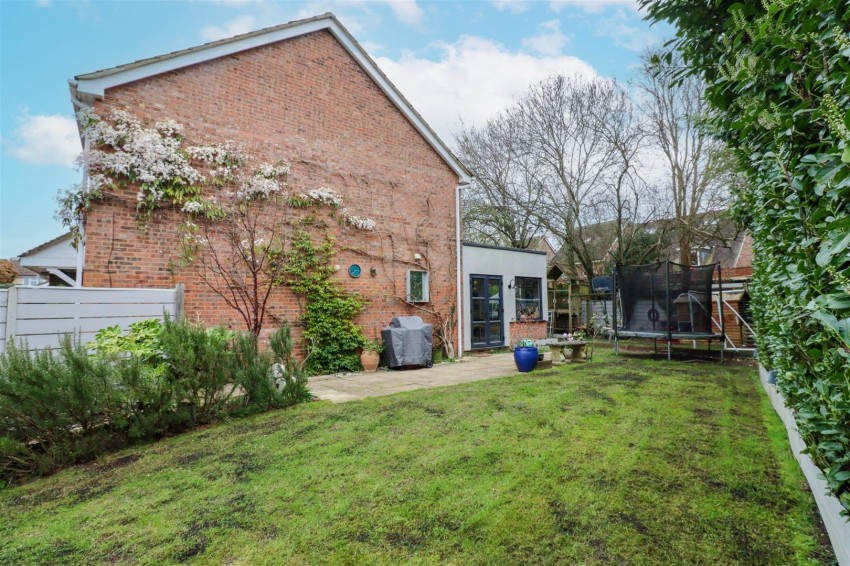 Images for Nether Vell-Mead, Church Crookham, Fleet