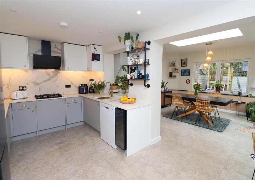 Images for Nether Vell-Mead, Church Crookham, Fleet