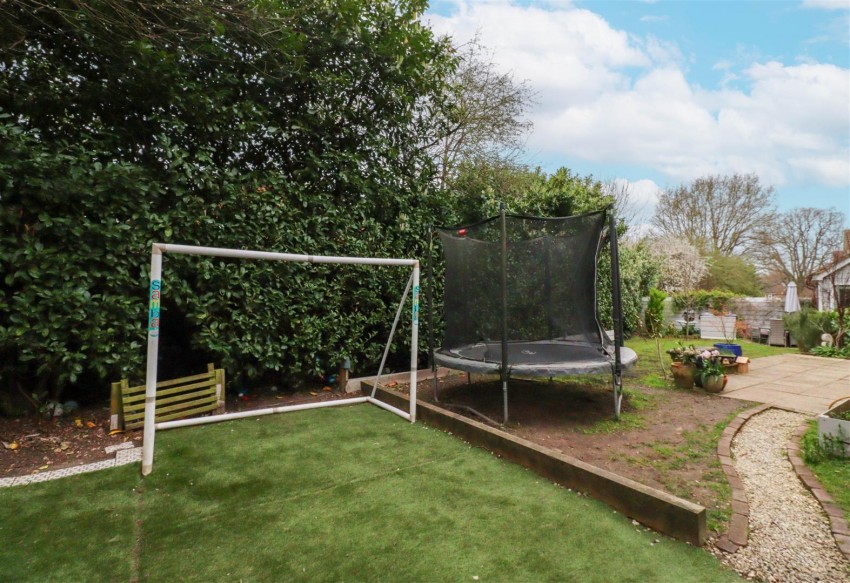 Images for Nether Vell-Mead, Church Crookham, Fleet