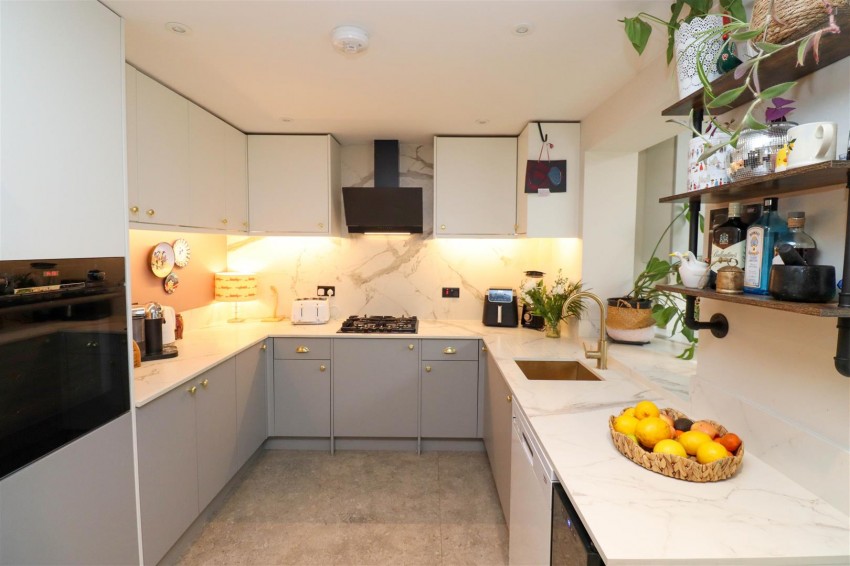 Images for Nether Vell-Mead, Church Crookham, Fleet