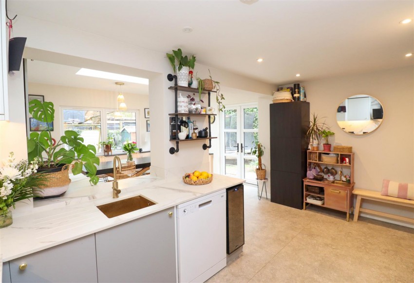 Images for Nether Vell-Mead, Church Crookham, Fleet