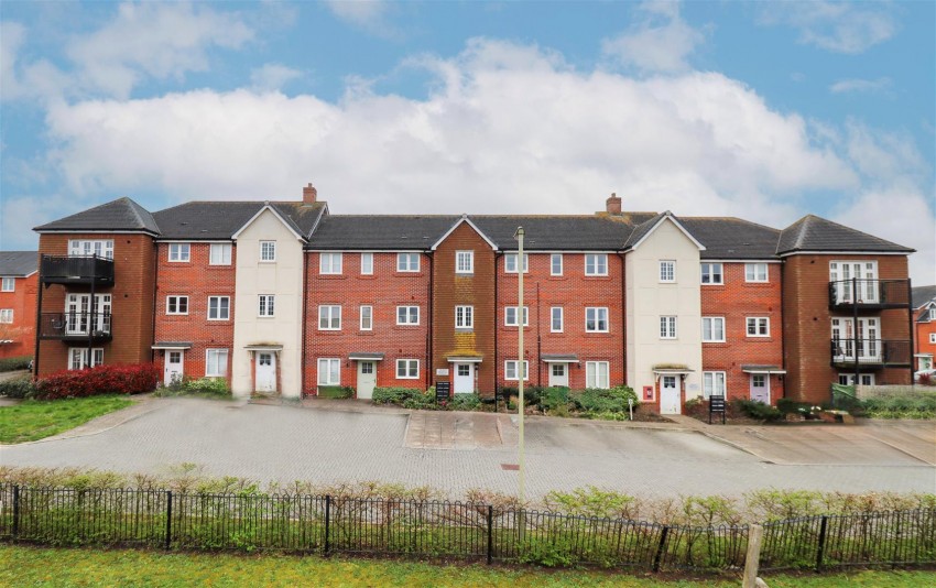 Images for Jubilee Drive, Church Crookham, Fleet