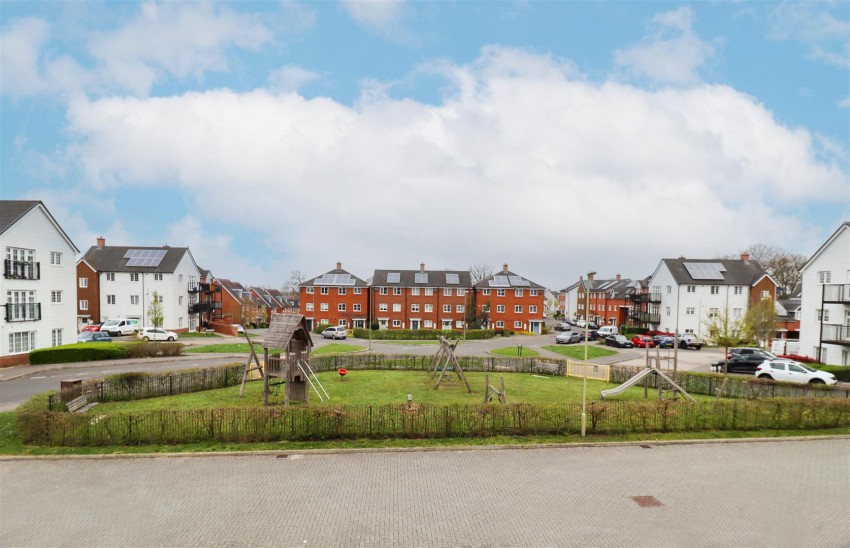 Images for Jubilee Drive, Church Crookham, Fleet