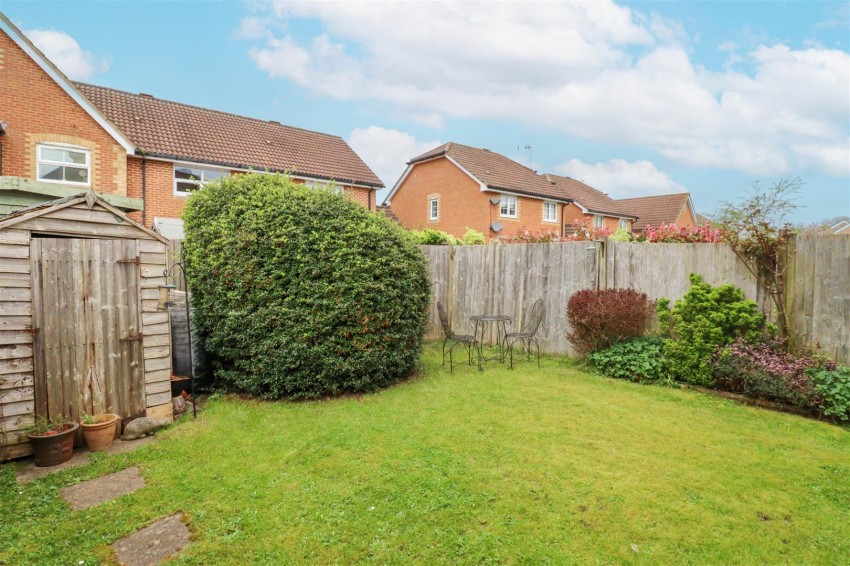 Images for Hop Garden, Church Crookham, Fleet