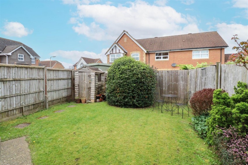 Images for Hop Garden, Church Crookham, Fleet