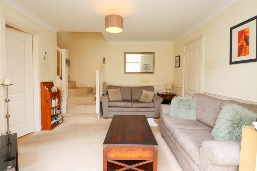 Images for Hop Garden, Church Crookham, Fleet