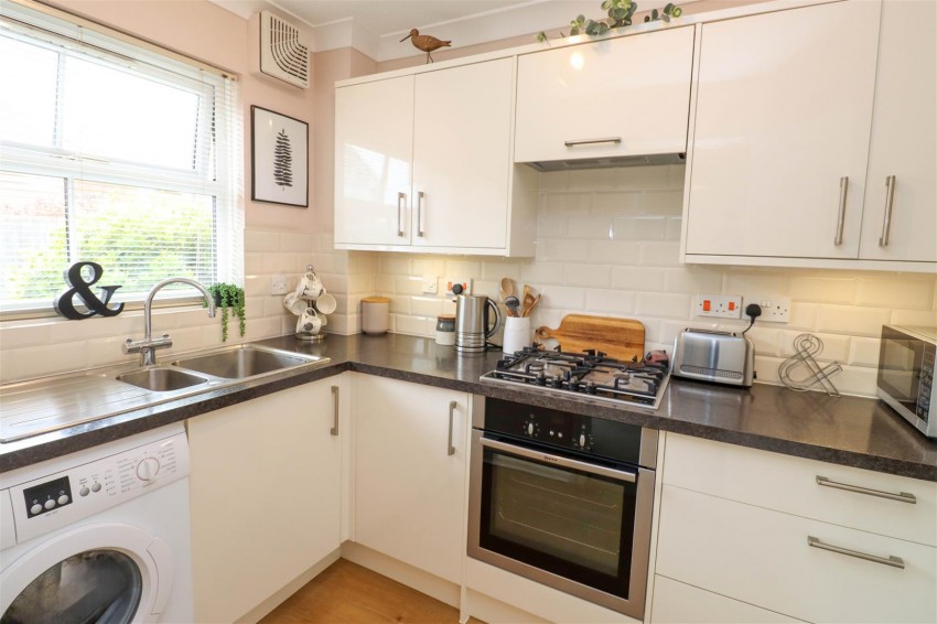 Images for Hop Garden, Church Crookham, Fleet