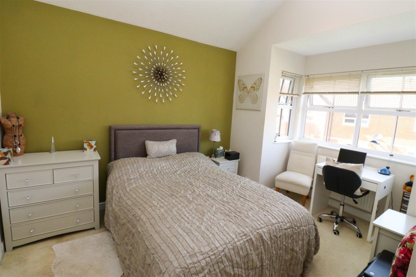 Images for Hop Garden, Church Crookham, Fleet