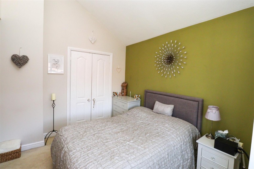 Images for Hop Garden, Church Crookham, Fleet