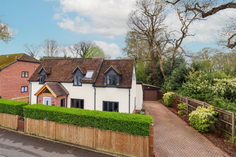 Sandy Lane, Church Crookham, Fleet