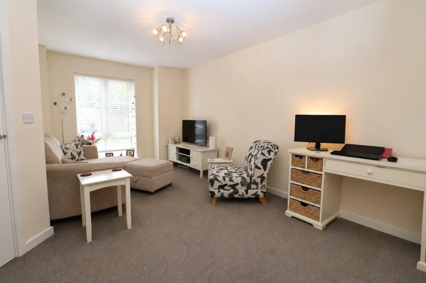 Images for Northolt Close, Farnborough