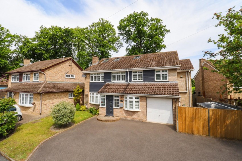 Images for Vicarage Gardens, Church Crookham, Fleet