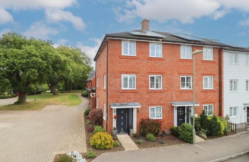 Images for Jubilee Drive, Church Crookham, Fleet