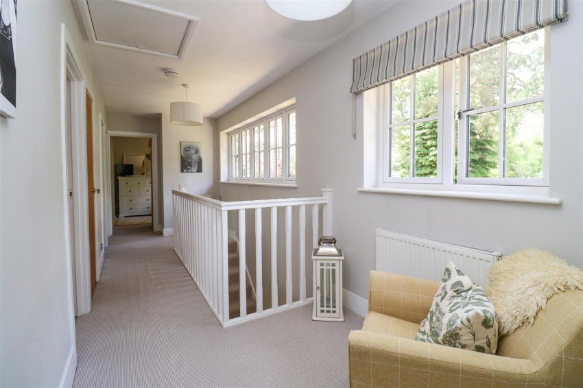 Images for Chinnock Close, Fleet