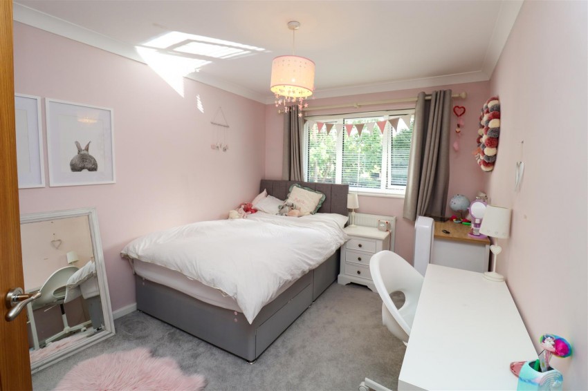 Images for Chinnock Close, Fleet