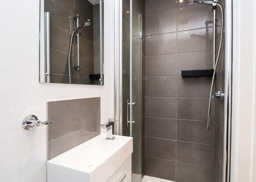 Images for Chinnock Close, Fleet