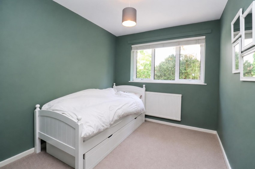 Images for Chinnock Close, Fleet