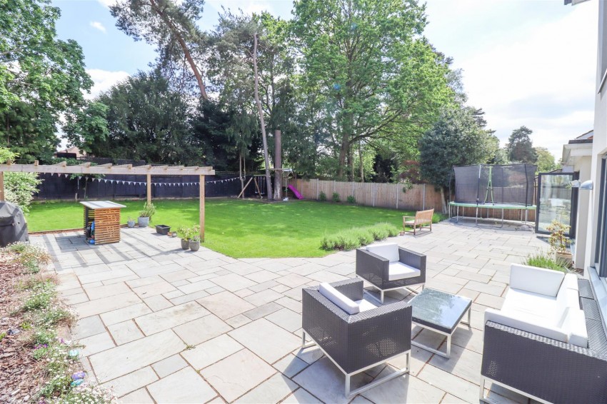 Images for Chinnock Close, Fleet