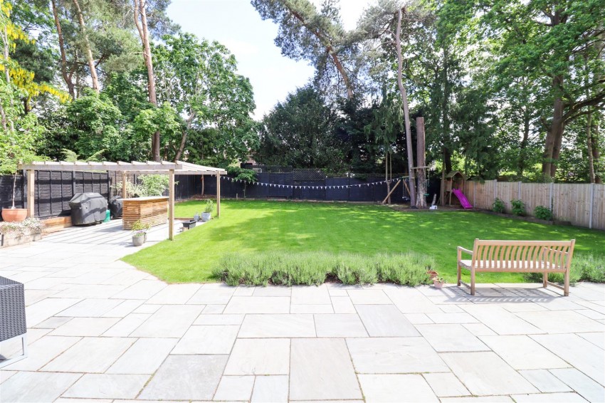 Images for Chinnock Close, Fleet