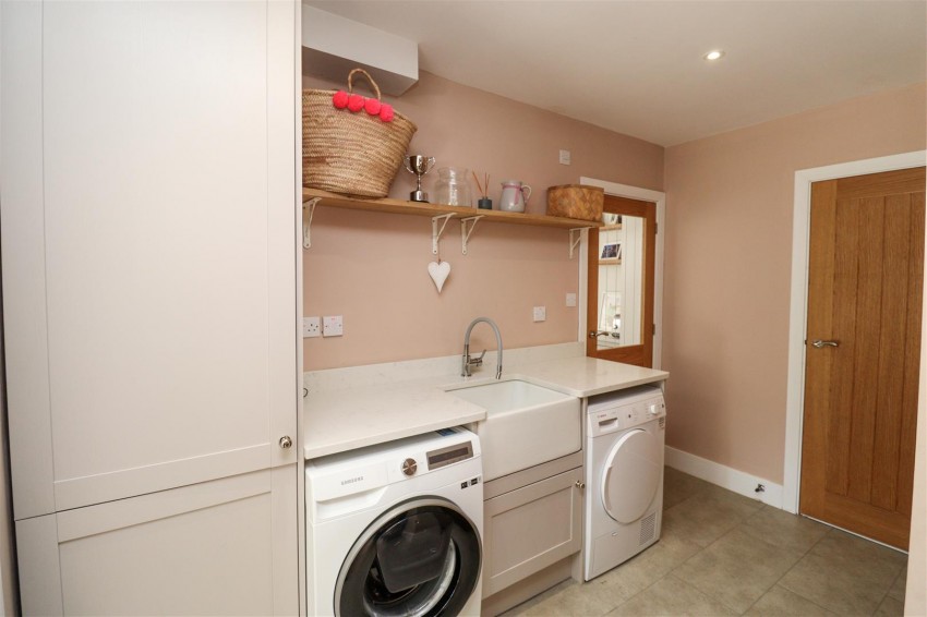 Images for Chinnock Close, Fleet