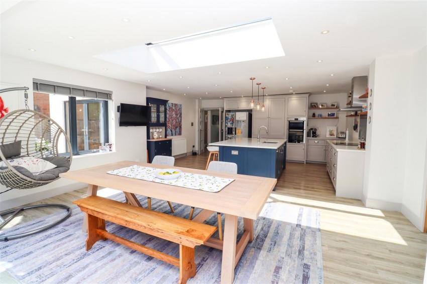 Images for Chinnock Close, Fleet